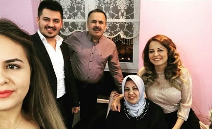 ZÜMRÜTTAŞLAR PARLIYOR