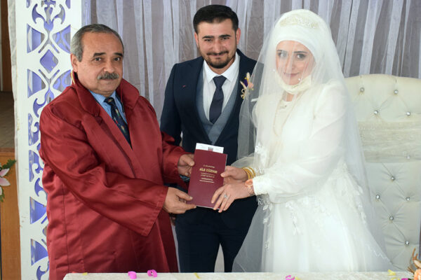 ÇELİKTENLER DÜNYA EVİNDE