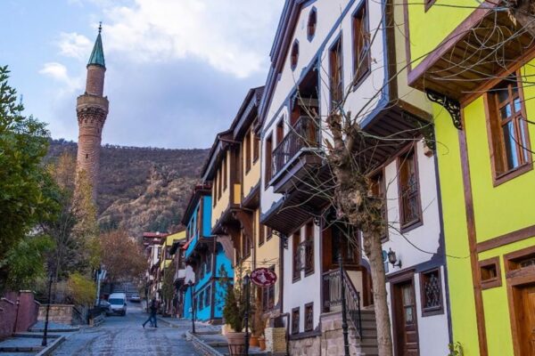 ŞEHRİN TARİHİ MEKANLARI