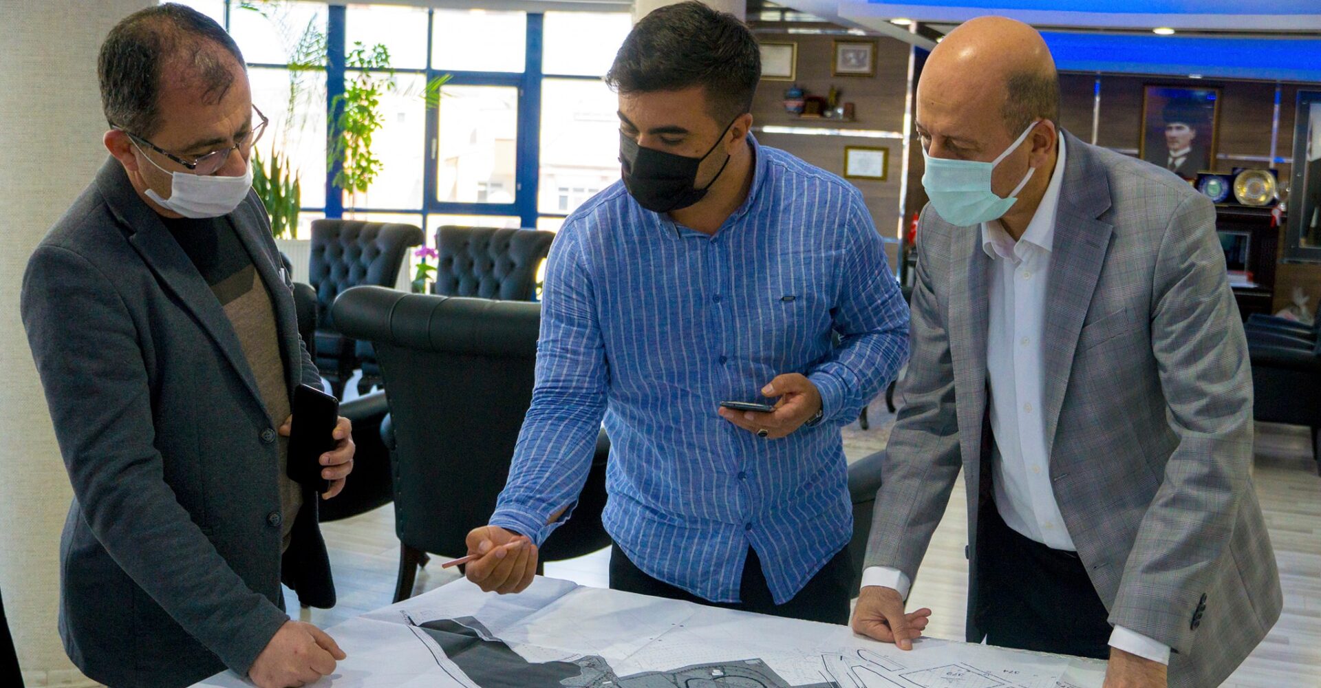 ŞUHUT HİZMETTE KOŞUYOR” TEBRİKLER RECEP BOZKURT”